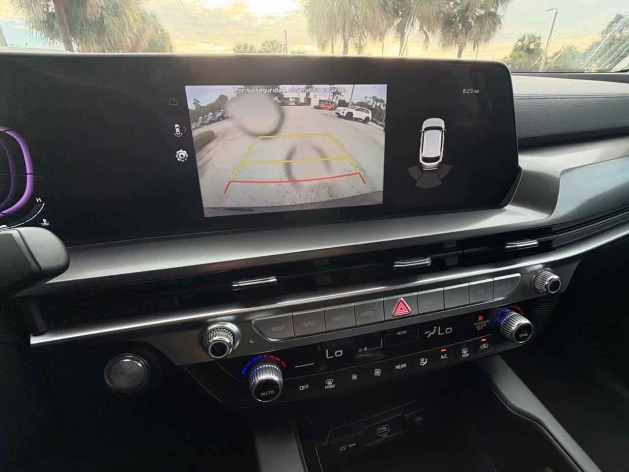 Used 2025 Kia Telluride LX FWD image 9