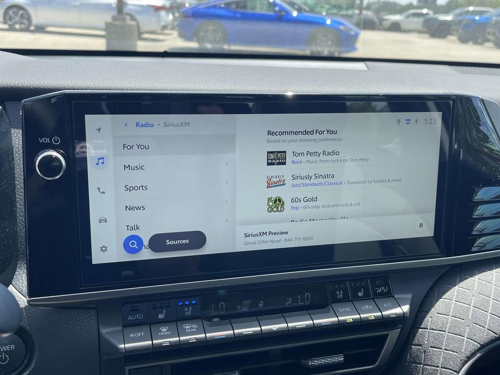 Used 2025 Toyota Camry XLE w/ Premium Plus Package image 25