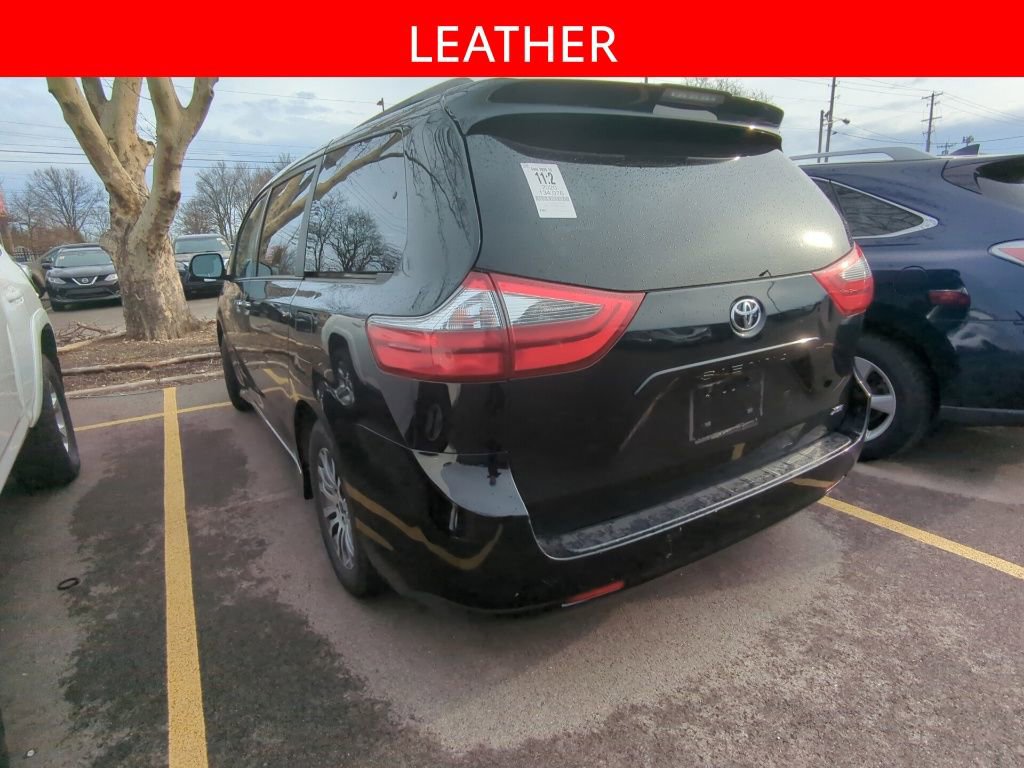 Used 2020 Toyota Sienna XLE image 4