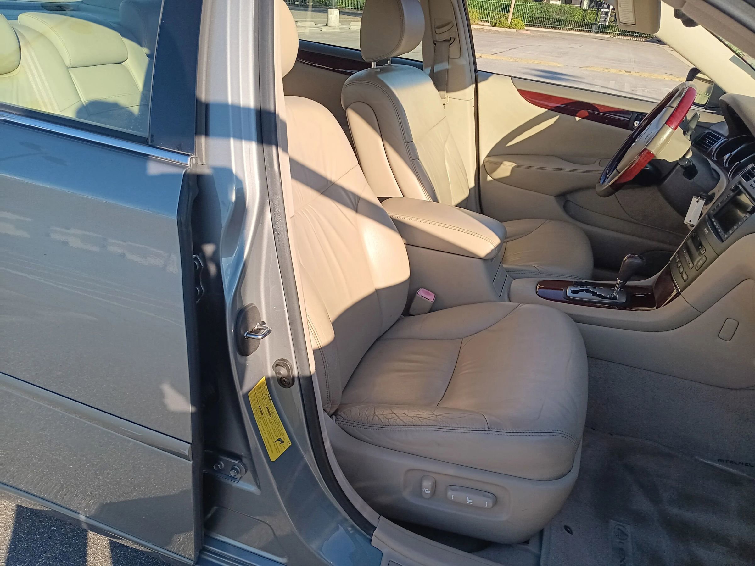 Used 2004 Lexus ES 330 image 26