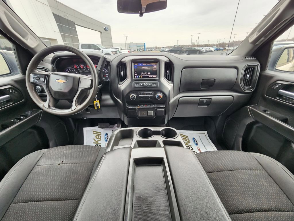 Used 2020 Chevrolet Silverado 1500 Custom w/ Custom Value Package image 13