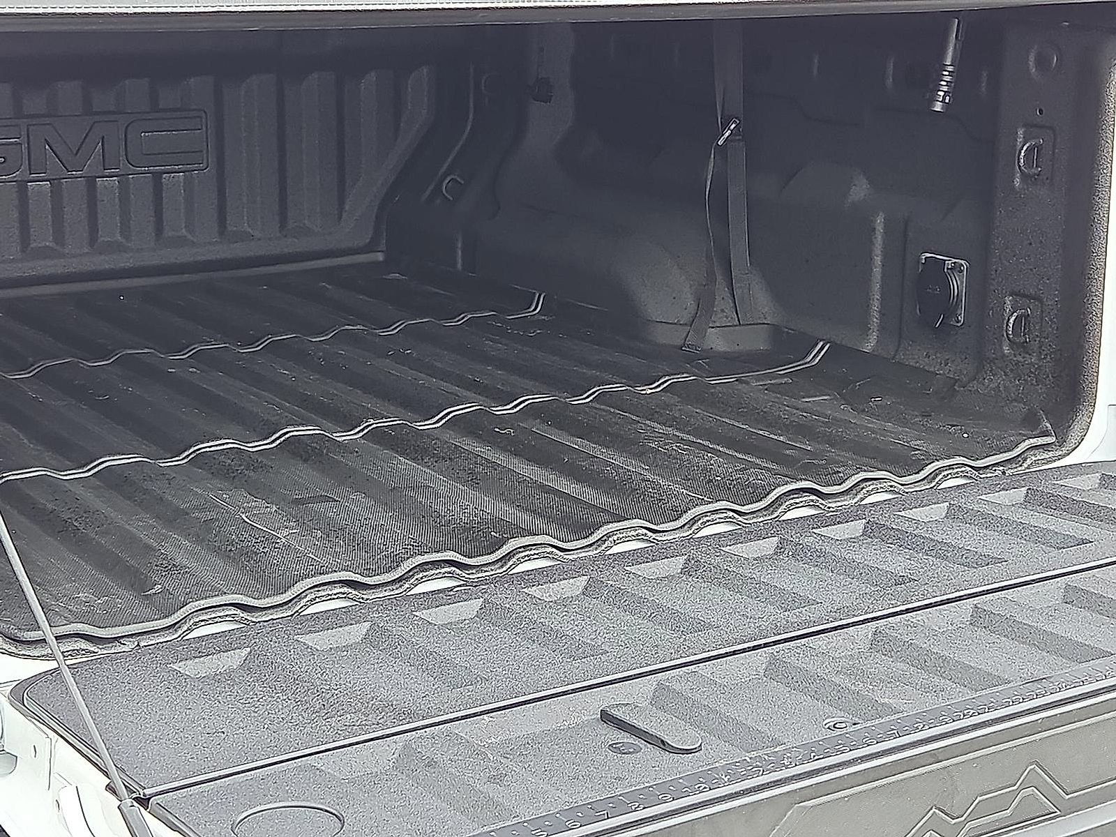 Used 2025 GMC Canyon Elevation w/ Convenience Package image 9