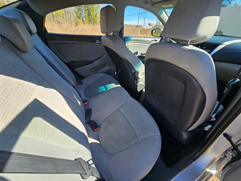 Used 2016 Hyundai Accent SE image 12