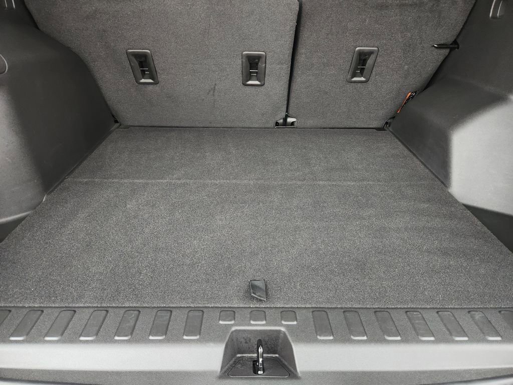 Used 2023 Chevrolet Equinox Premier image 37