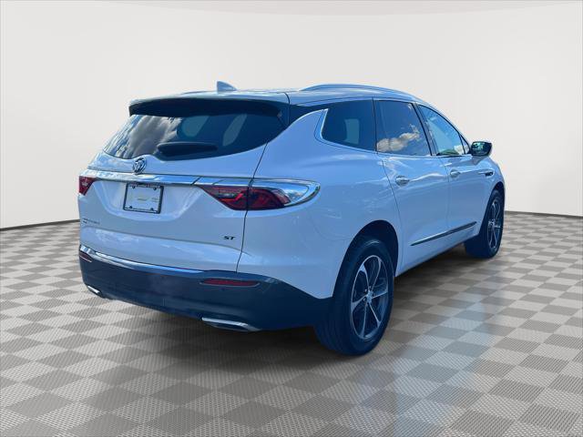 Used 2022 Buick Enclave Essence w/ Sport Touring Edition image 5