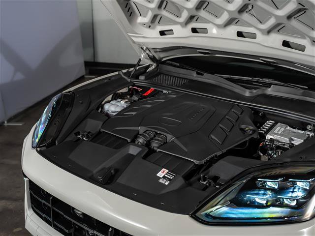 New 2026 Porsche Cayenne GTS AWD/4WD image 17