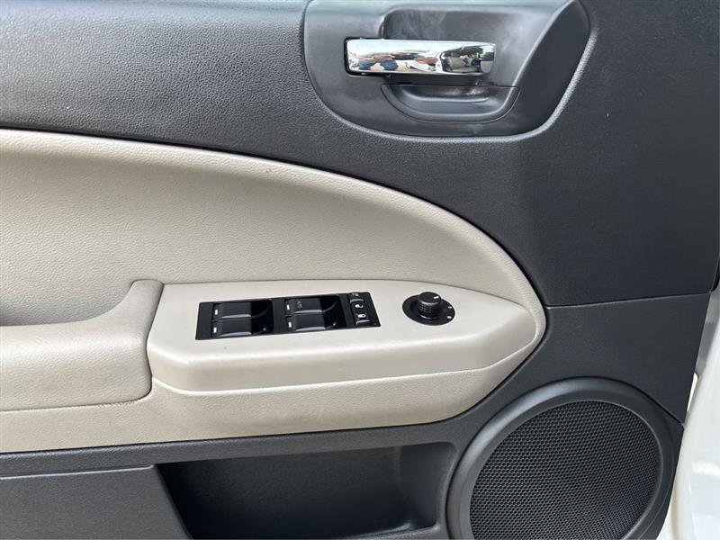 Used 2011 Dodge Caliber Mainstreet image 17