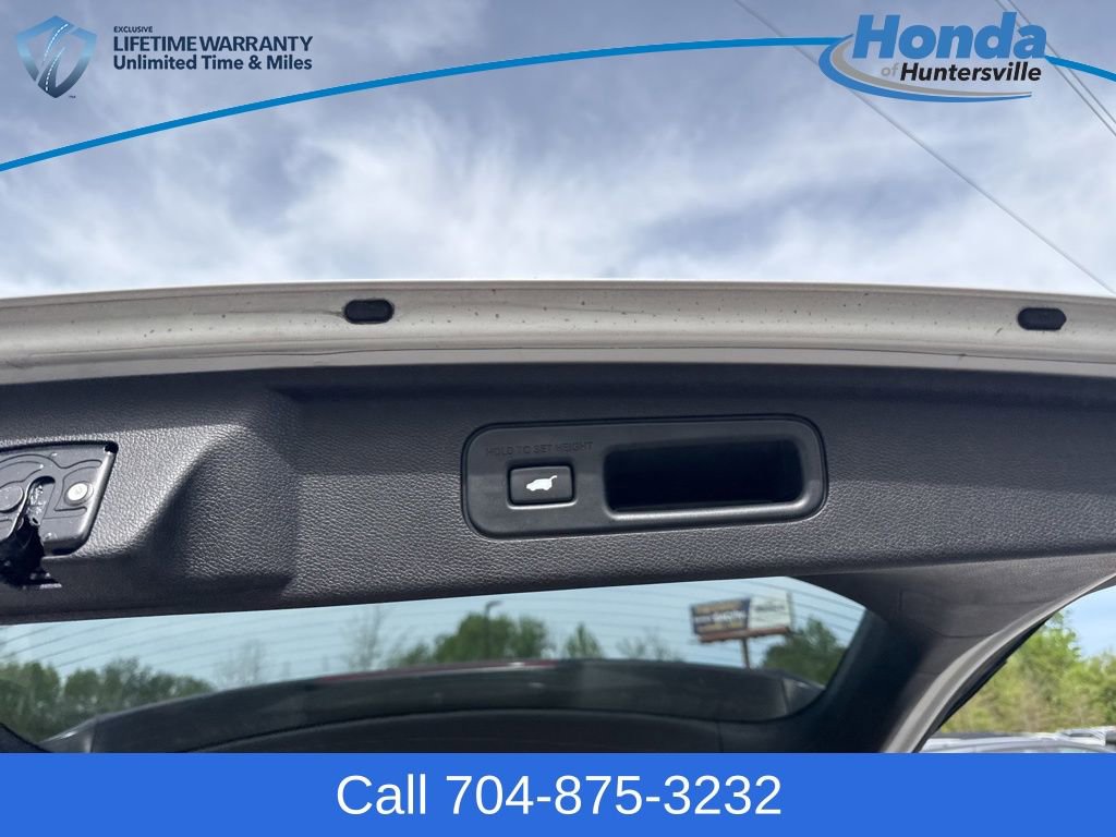 Used 2023 Honda Odyssey Touring image 12