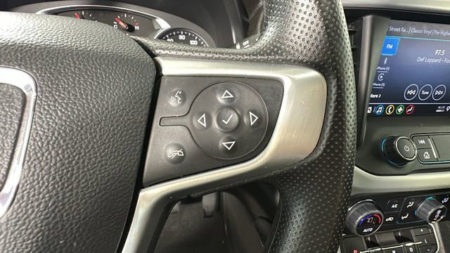 Used 2022 GMC Acadia SLE w/ Driver Convenience Package FWD image 17