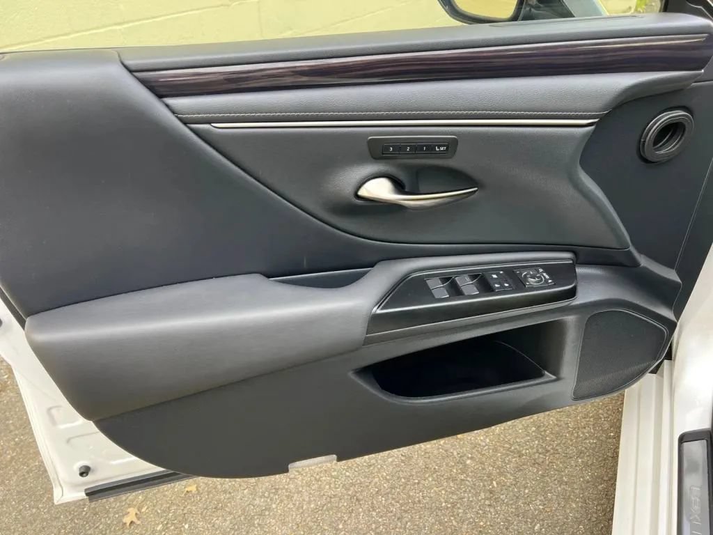 Used 2020 Lexus ES 350 w/ Premium Package FWD image 27