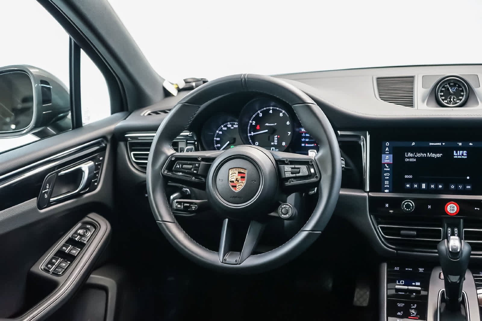 Certified 2026 Porsche Macan Turbo AWD/4WD image 20