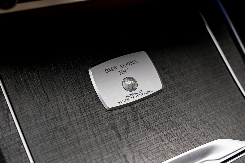 Used 2025 BMW ALPINA XB7 AWD/4WD image 36