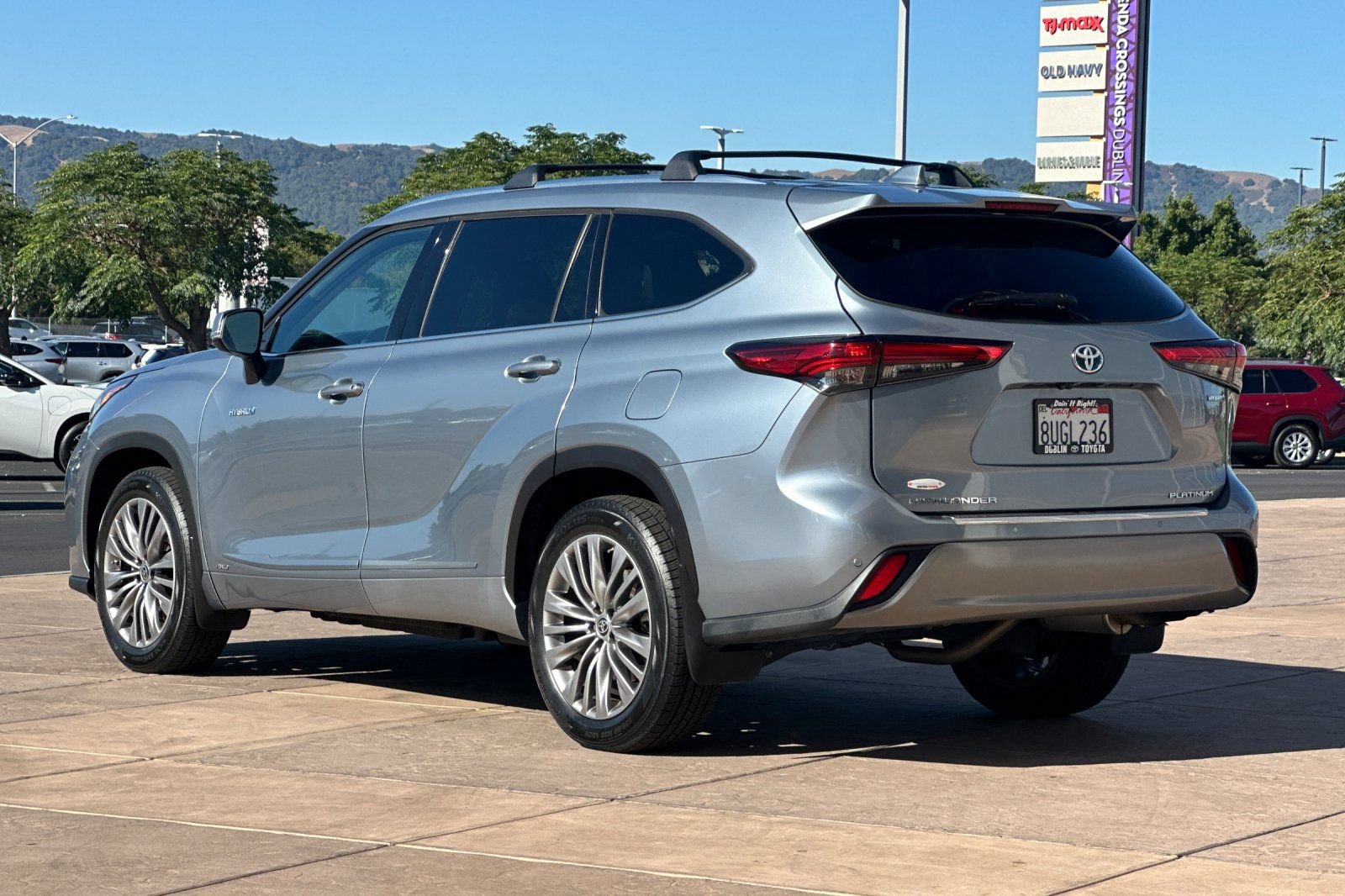 Certified 2021 Toyota Highlander Platinum AWD/4WD image 7