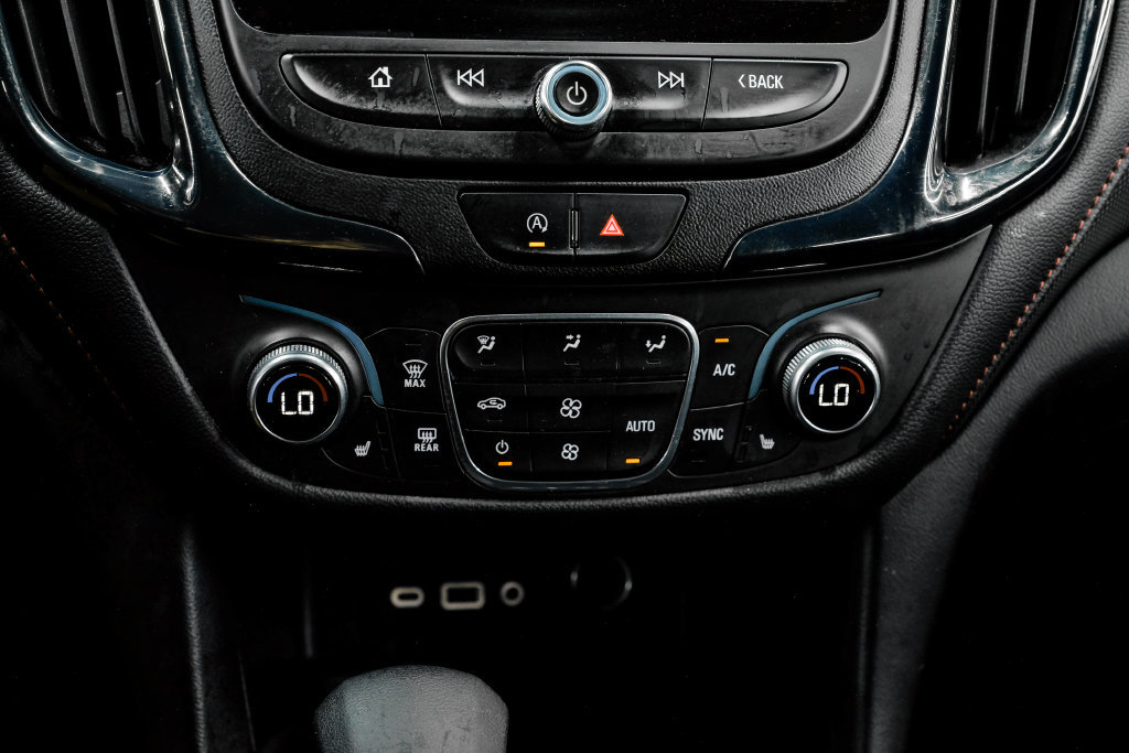 Used 2022 Chevrolet Equinox RS w/ Infotainment Package FWD image 27