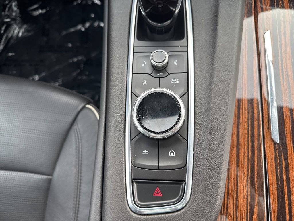 Used 2021 Cadillac Escalade Premium Luxury image 34