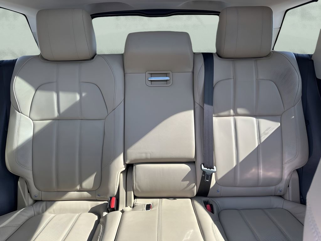 Used 2017 Land Rover Range Rover Sport HSE image 13