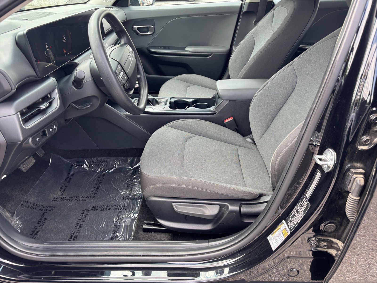 Used 2025 Kia K4 FWD image 24
