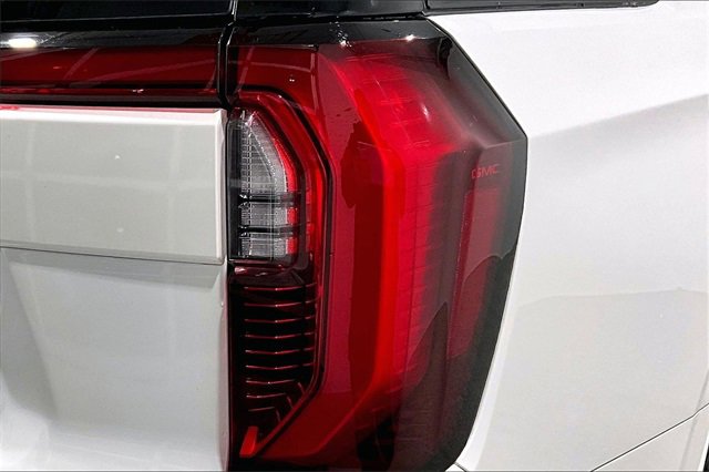 Used 2025 GMC Yukon Denali w/ Sun & Power Step Package image 23