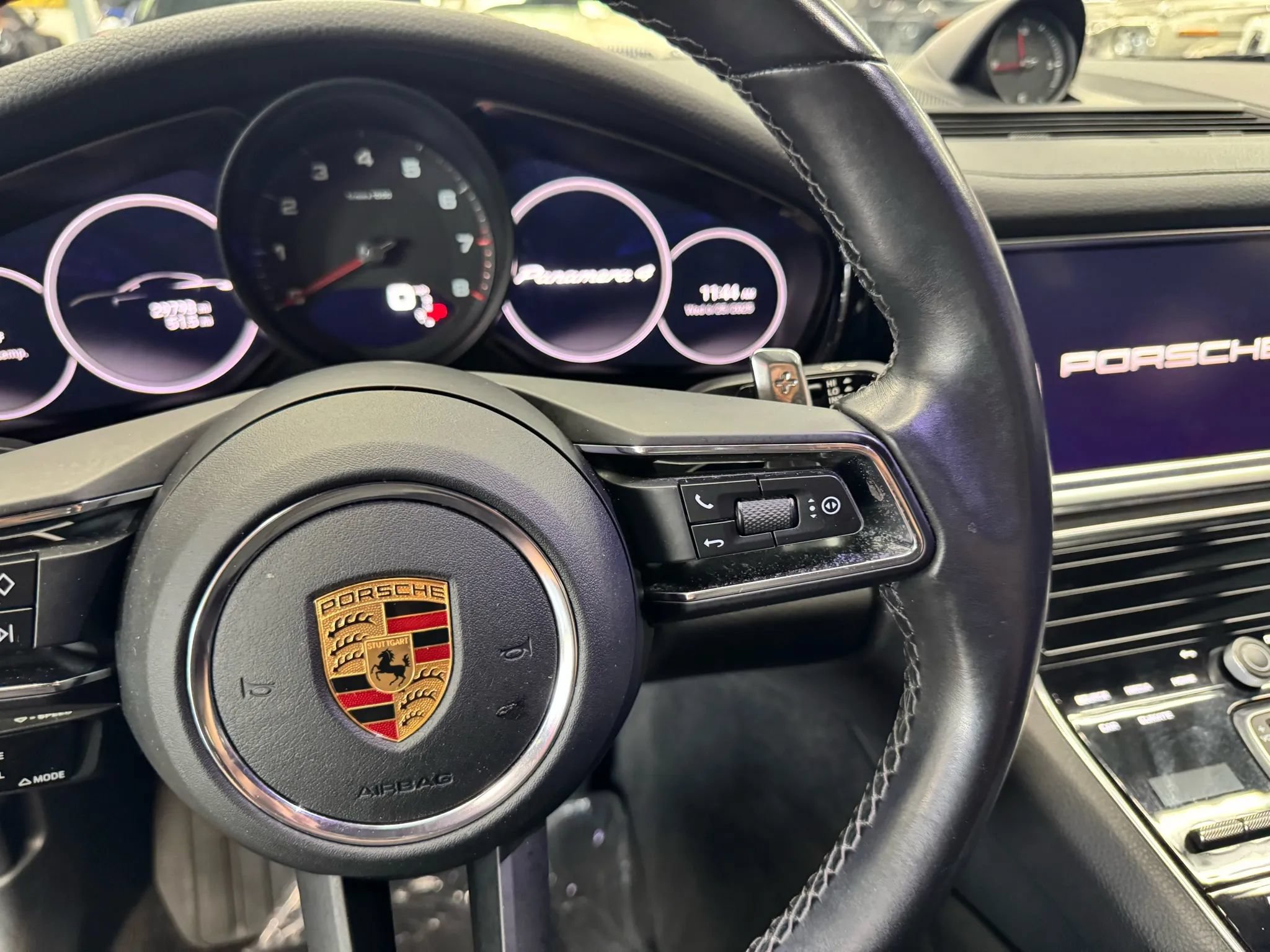 Used 2022 Porsche Panamera 4 AWD/4WD image 21