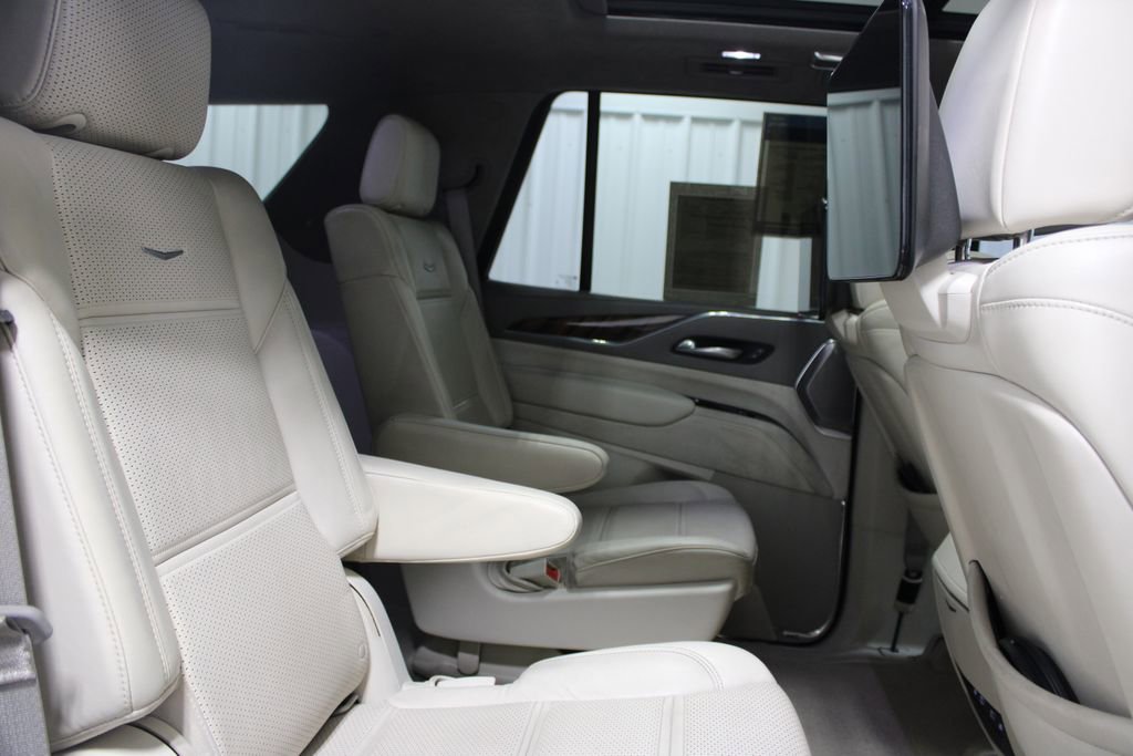 Used 2021 Cadillac Escalade Sport Platinum RWD image 29
