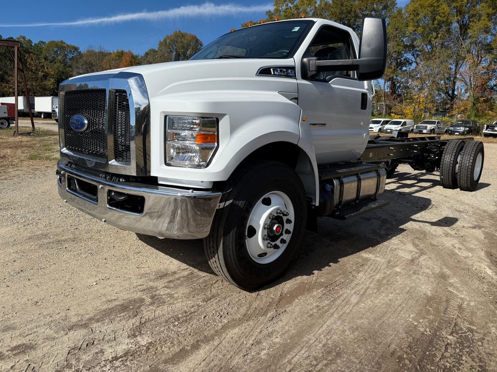 New 2026 Ford F750 2WD Regular Cab Super Duty image 3