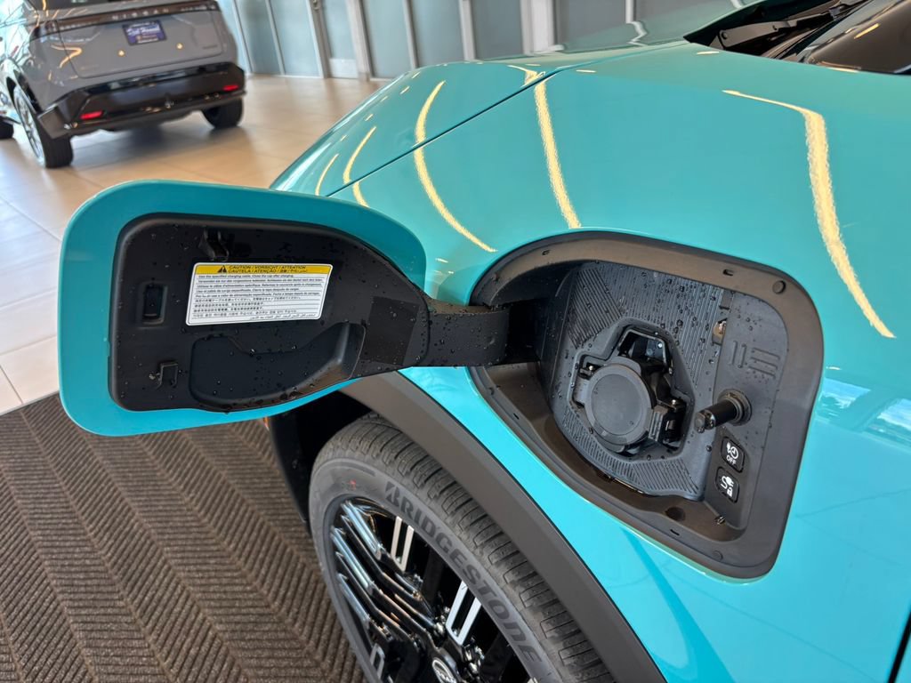 New 2026 Nissan Leaf Platinum+ w/ Cargo Package (Platinum+) FWD image 28