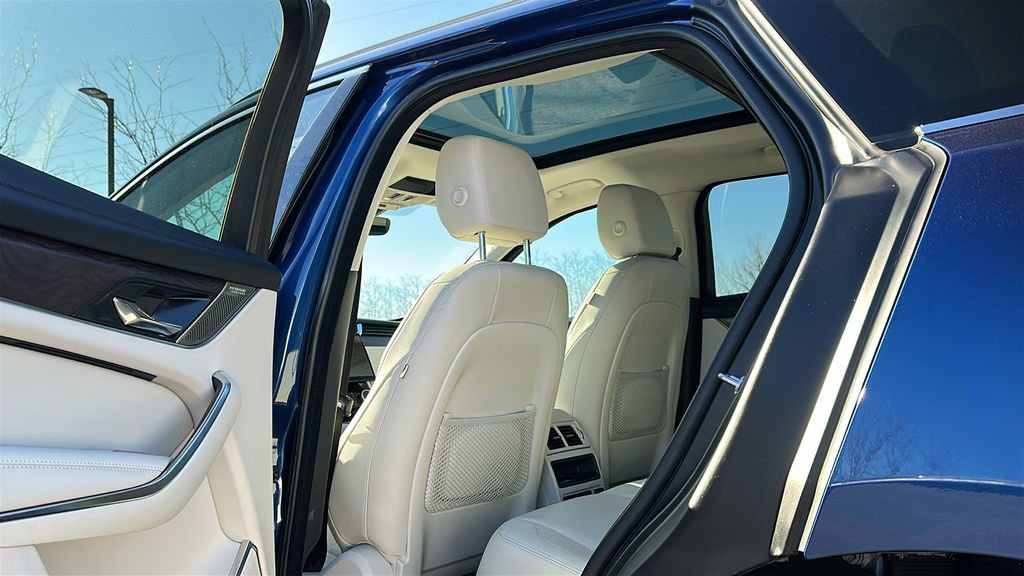 Certified 2022 Jaguar F-PACE S image 22