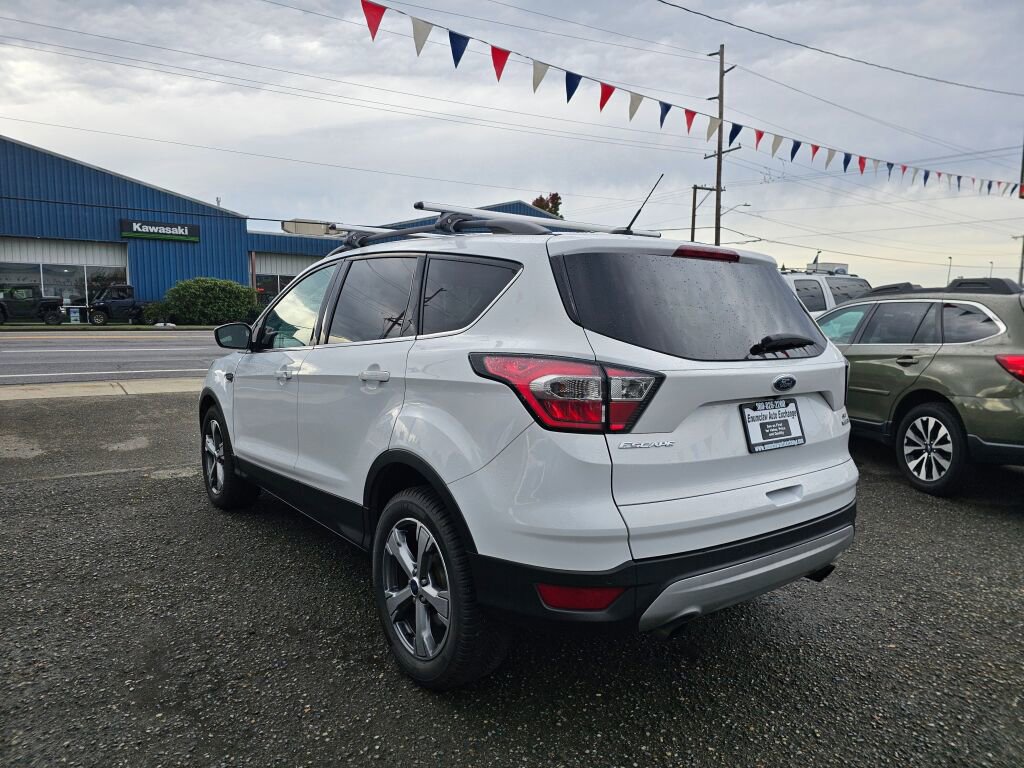 Used 2017 Ford Escape SE w/ Equipment Group 201A image 5