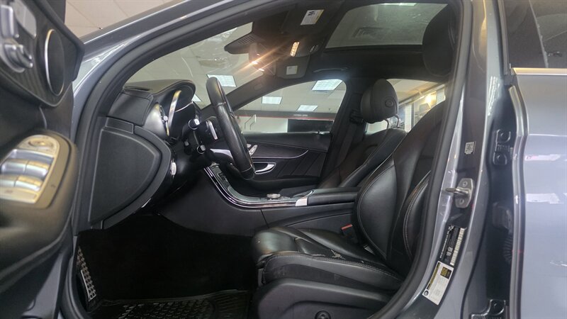 Used 2017 Mercedes-Benz C 300 4MATIC Sedan image 9