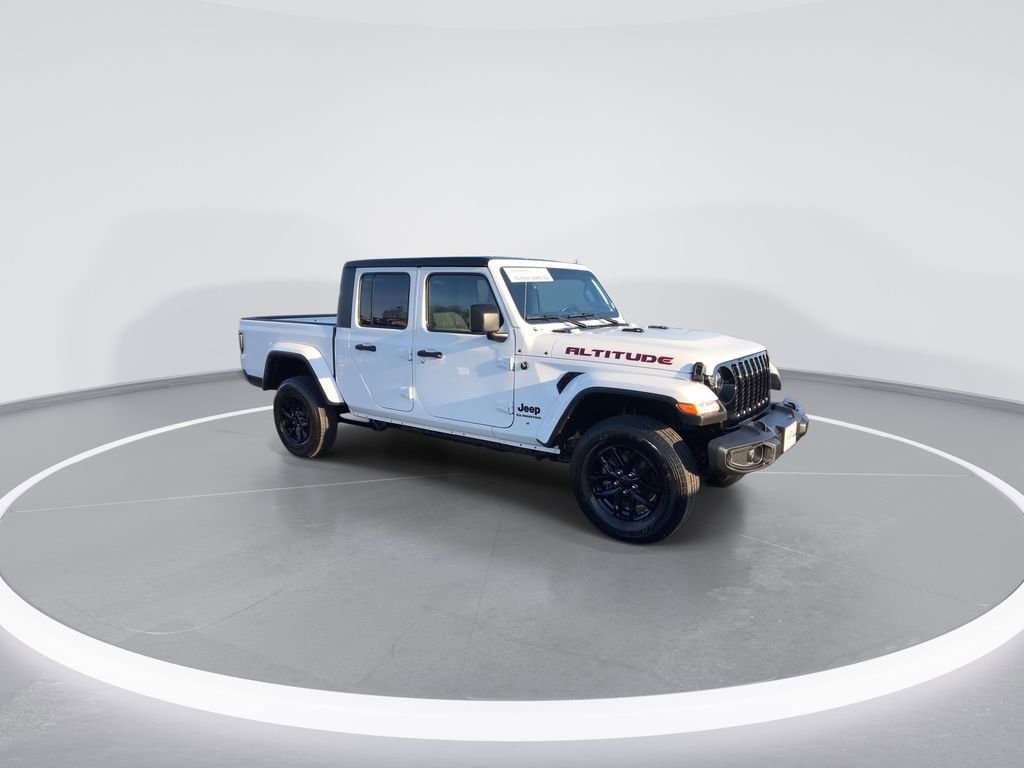 Used 2022 Jeep Gladiator Sport AWD/4WD image 2