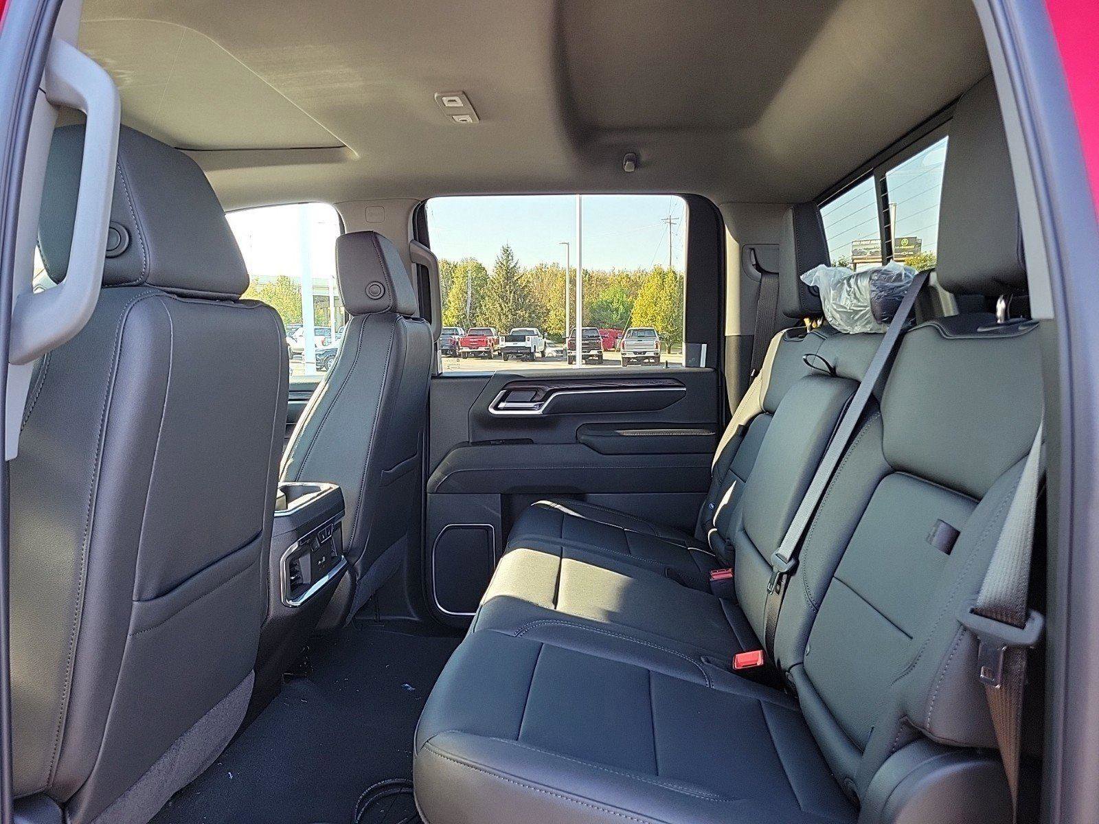 New 2026 GMC Sierra 2500 SLT w/ SLT Premium Package image 11