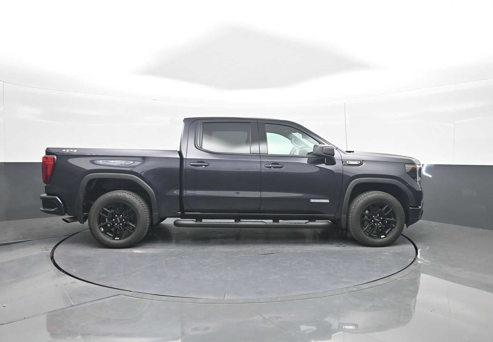 Used 2026 GMC Sierra 1500 Elevation w/ Elevation Select Package AWD/4WD image 9