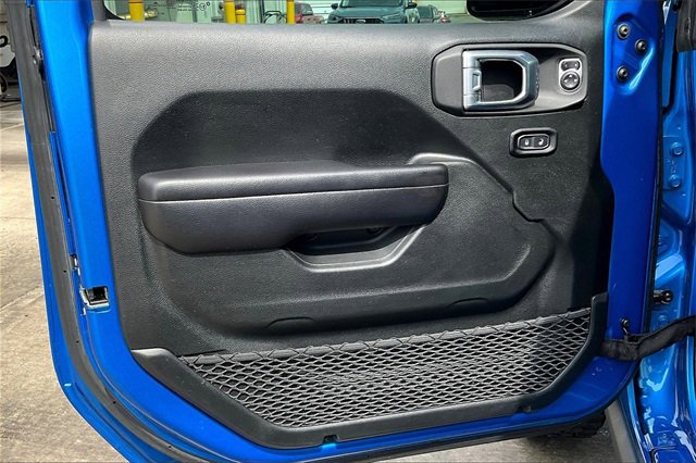 Used 2021 Jeep Gladiator Willys image 22