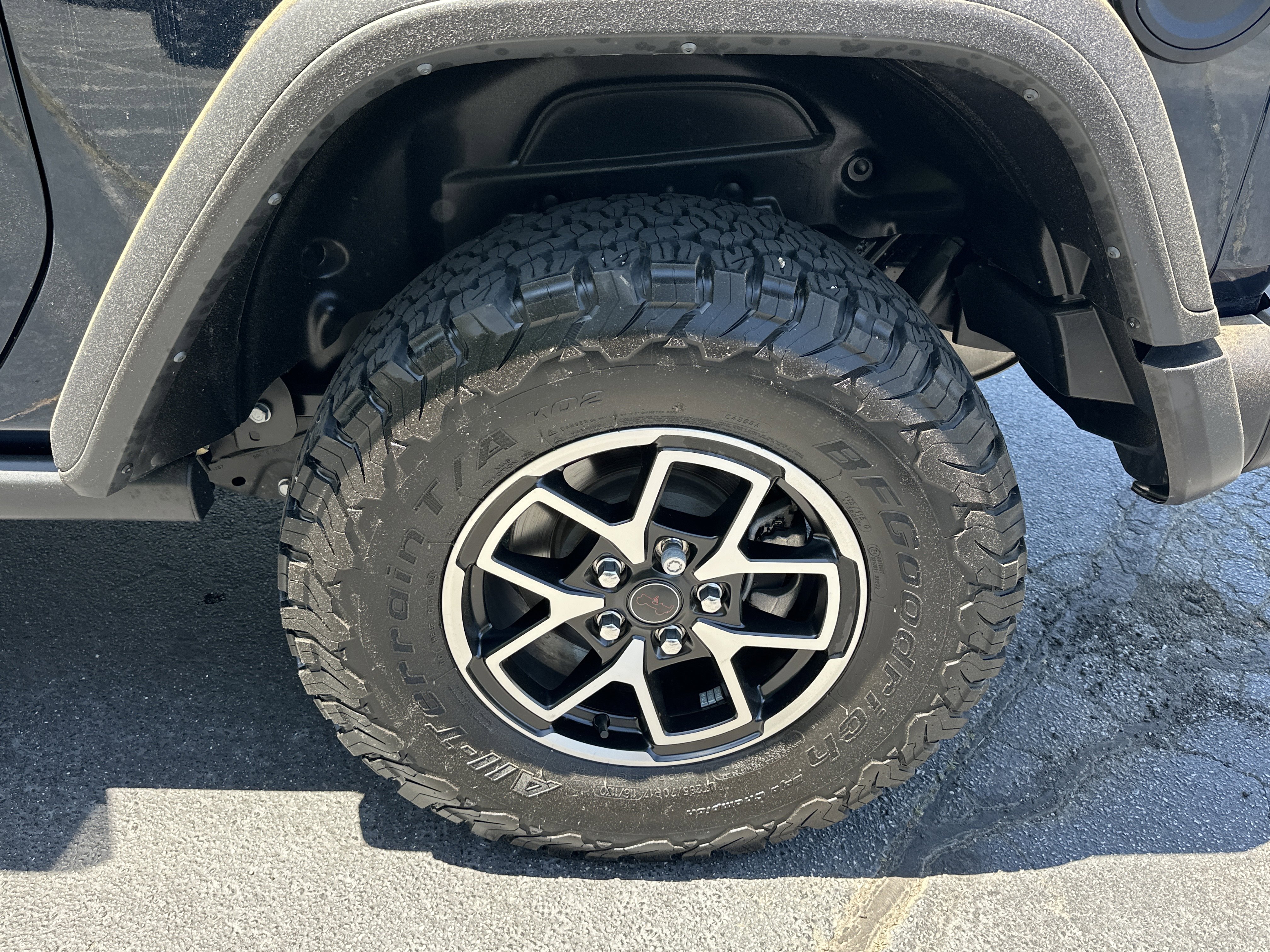 Used 2025 Jeep Wrangler Rubicon w/ Convenience Group AWD/4WD image 22