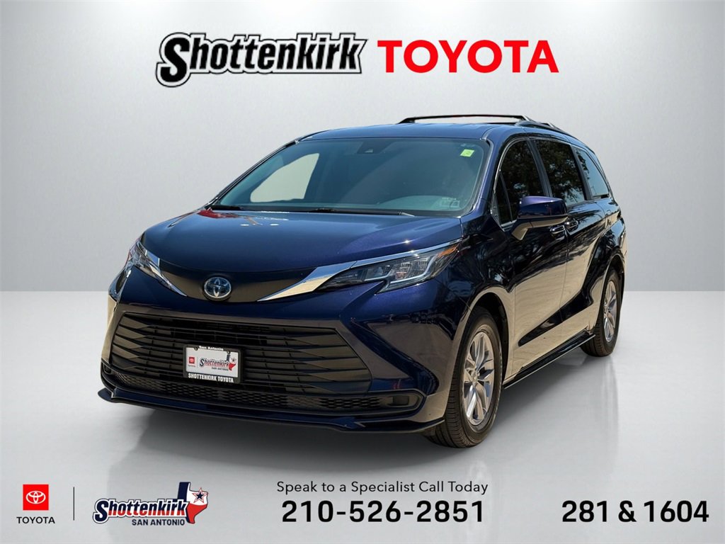 Used 2022 Toyota Sienna LE
