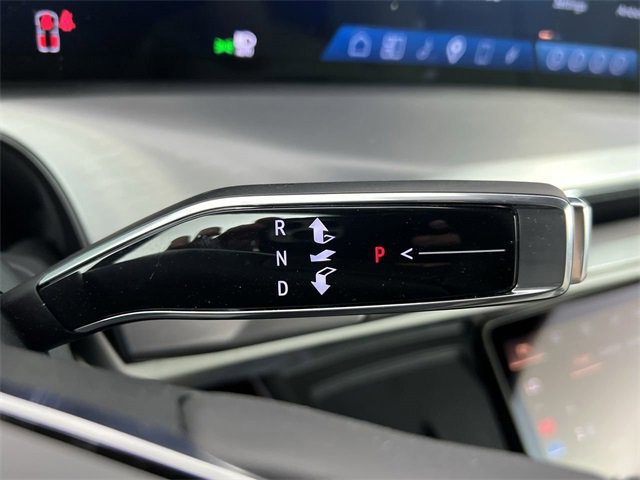 Used 2026 Cadillac Vistiq Sport image 16