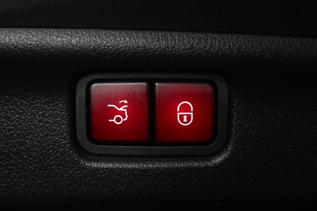 Certified 2022 Mercedes-Benz C 300 4MATIC Sedan image 29