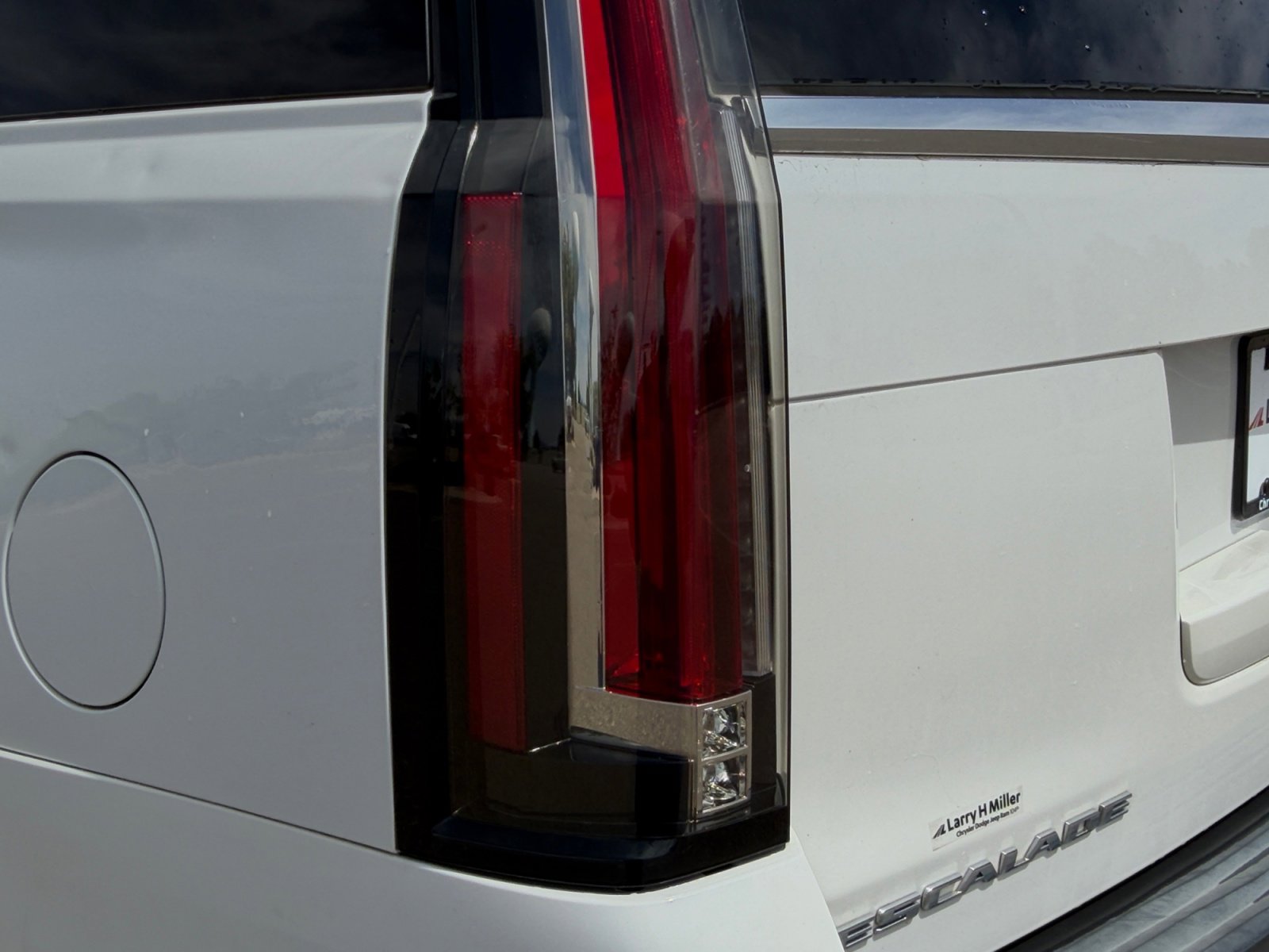 Used 2016 Cadillac Escalade Platinum AWD/4WD image 13