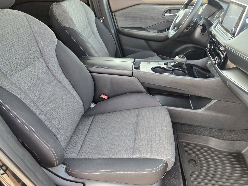 Used 2021 Nissan Rogue SV FWD image 14