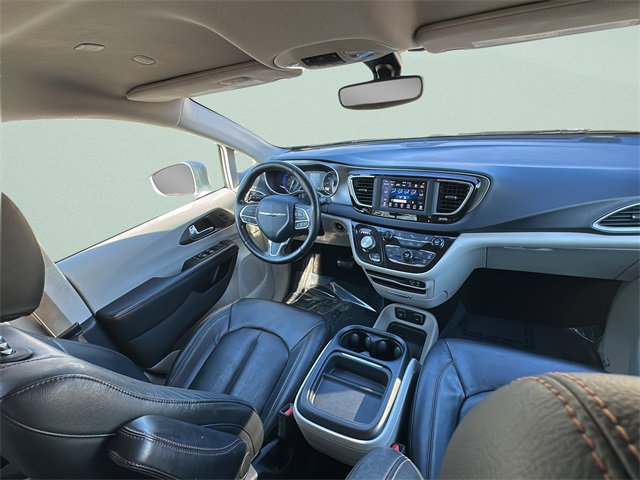 Used 2020 Chrysler Pacifica Touring-L image 26
