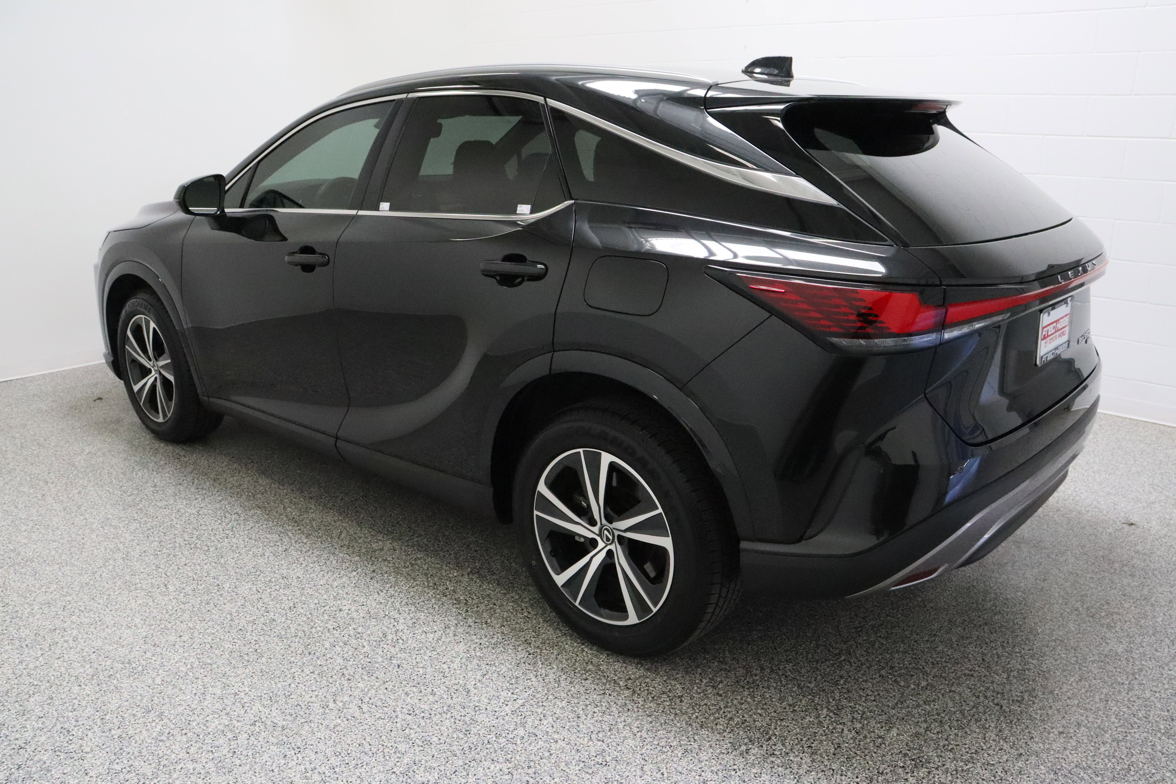 Used 2024 Lexus RX 350h w/ Convenience Package image 9