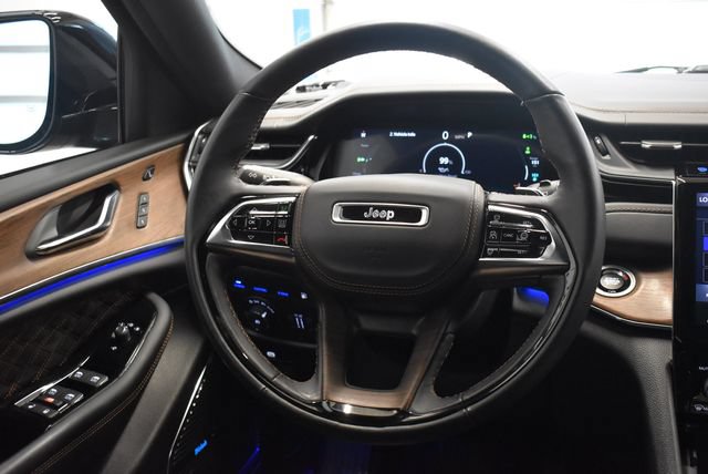Used 2023 Jeep Grand Cherokee Summit w/ Advanced Protech Group IV AWD/4WD image 24