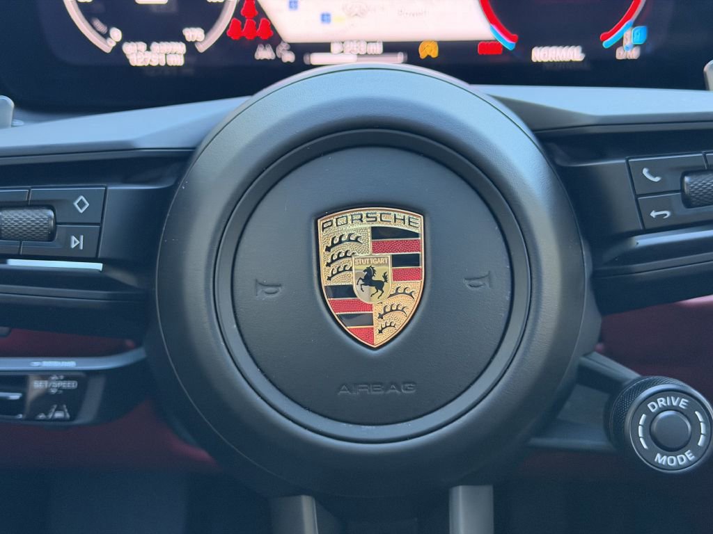 Used 2024 Porsche Cayenne Coupe image 34