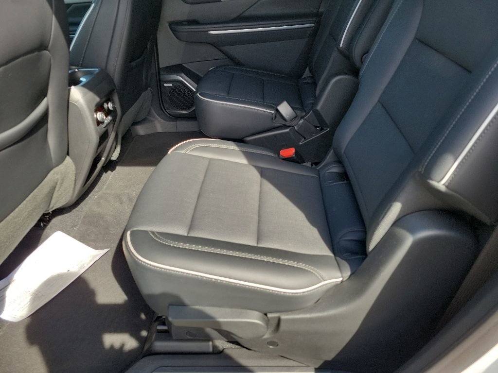 Used 2025 Buick Enclave Preferred AWD/4WD image 10