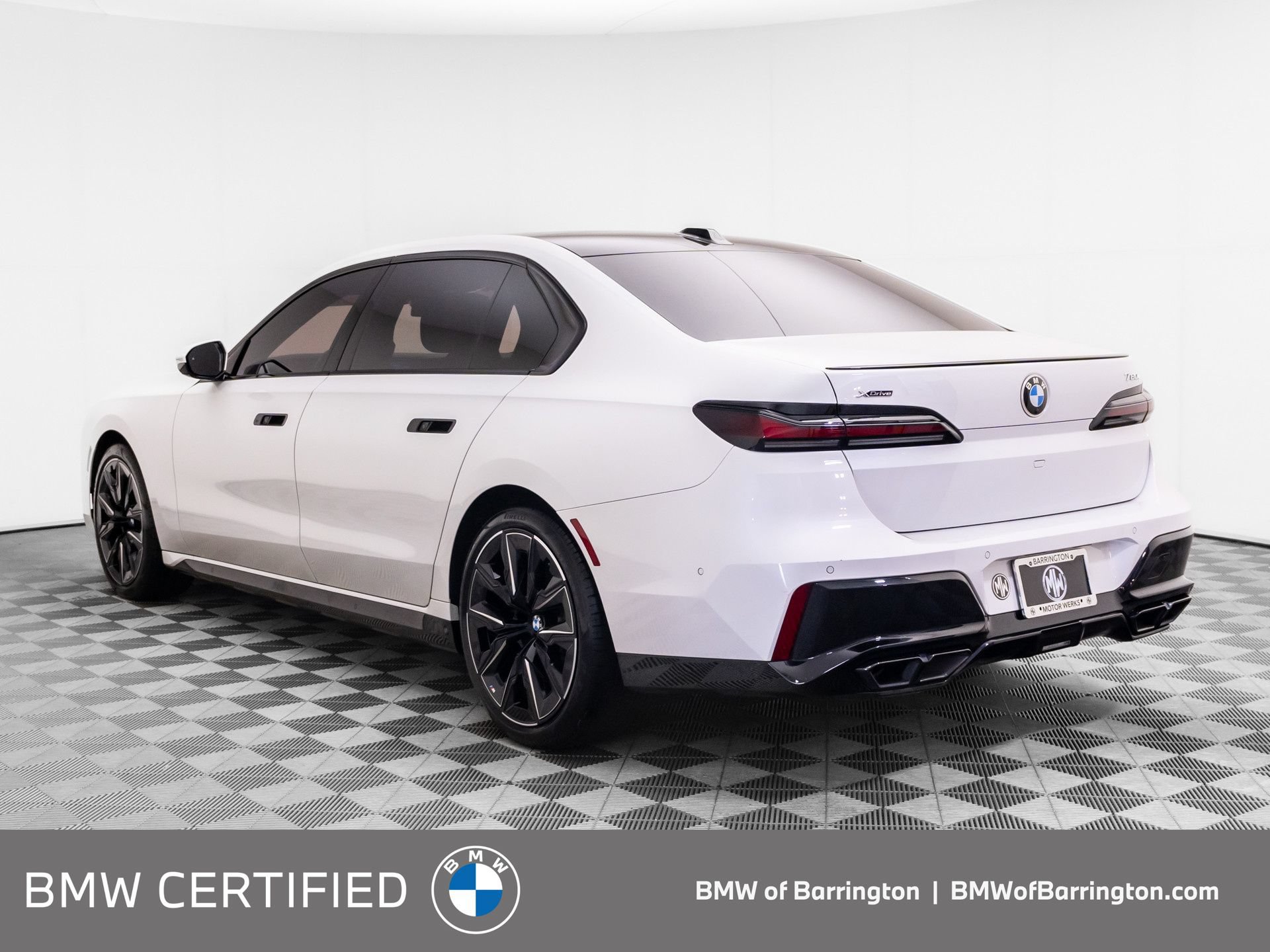 Certified 2023 BMW 760i xDrive w/ Executive Package AWD/4WD video 3