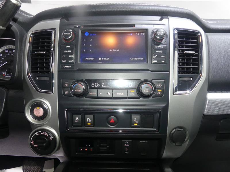 Used 2018 Nissan Titan PRO-4X AWD/4WD image 36