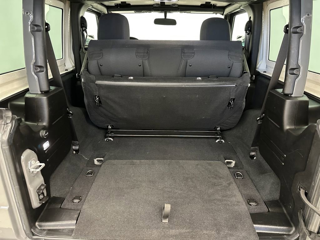 Used 2022 Jeep Wrangler Sport S image 21