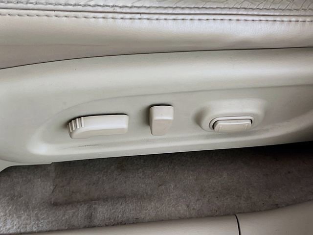 Used 2014 Nissan Pathfinder Platinum image 17