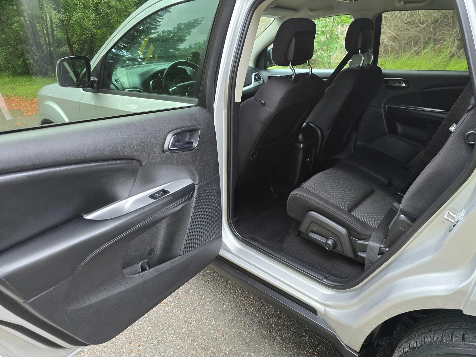 Used 2013 Dodge Journey SXT w/ Flexible Seating Group FWD image 18