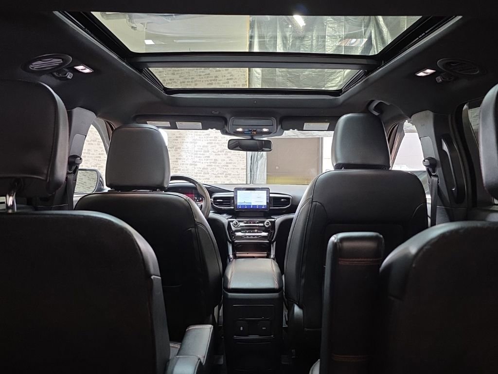 Used 2022 Ford Explorer ST-Line w/ Class IV Trailer Tow Package image 15